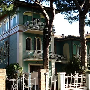 villa-paolina.emilia-romagnahotels.net/
